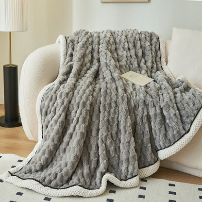 LuxeHaven – Kuscheldecke aus Schafwoll-Flauschstoff