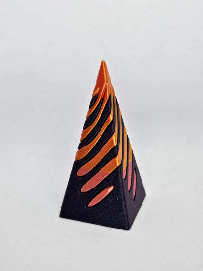 Magische Pyramiden-Skulptur - Erleben Sie das Unmögliche! 1+1 GRATIS