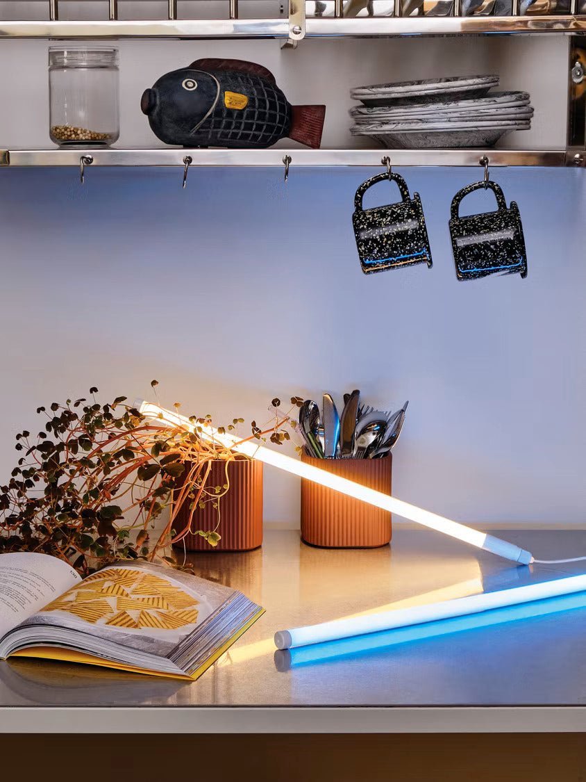 NeonArc™ | Neonröhren-Stehleuchte | Flexible Platzierung | Energieeffizient